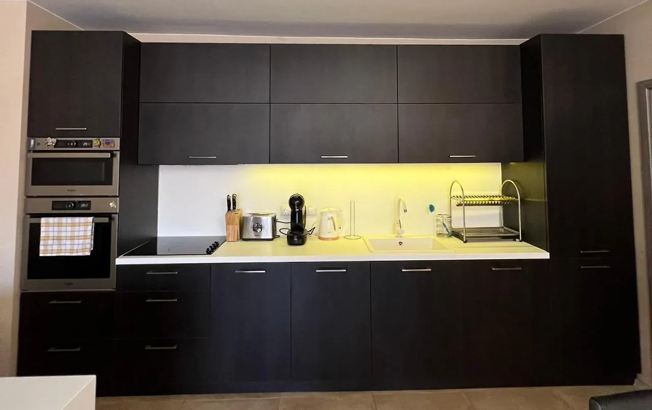 Johannesburg Spacious Family Apt W Free Parking And Playground Sofia Apartment