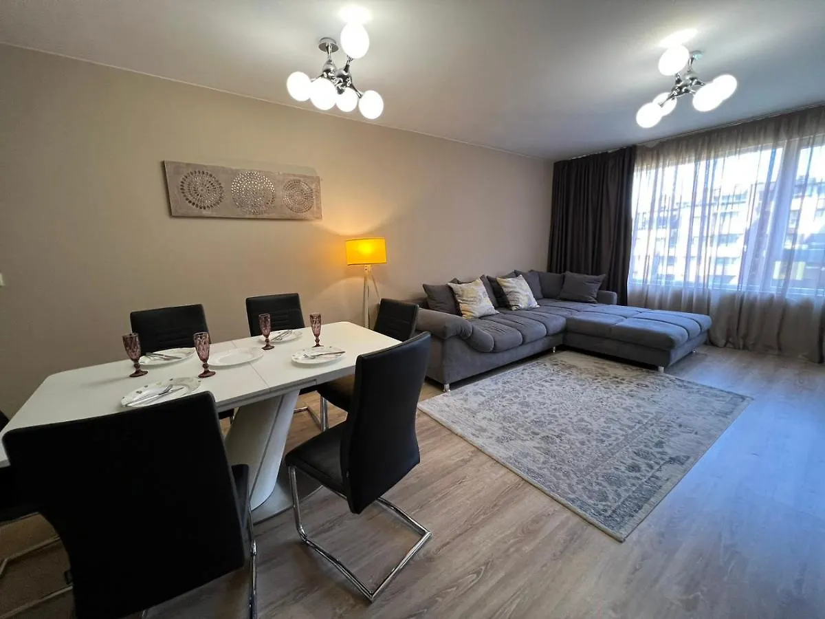 Johannesburg Spacious Family Apt W Free Parking And Playground Sofia 0*,